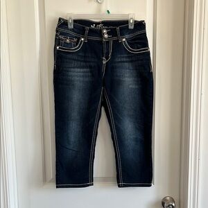 Wildflower dark denim capris size 7